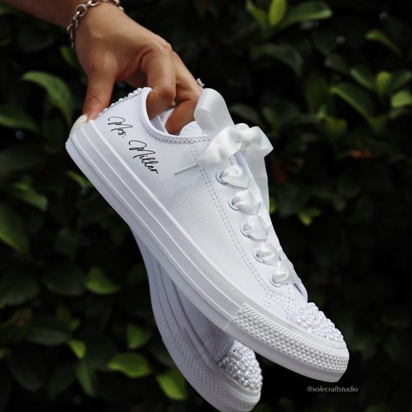 Personalized Wedding Sneakers for the Bride - Converse Chuck Taylor Leather - Picture 7 of 8